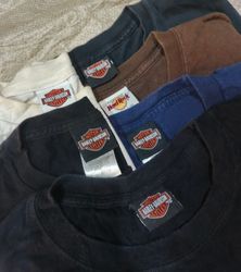 camisetas vintage da Harley Davidson e do Hard Roc..
