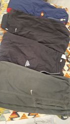 Pacchetto di pantaloni da jogging di marca Nike, A..