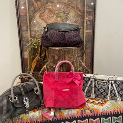 プレミアムブランドハンドバッグバンドル。GG&L、DKNY、Juicy C、Guess、XOXO