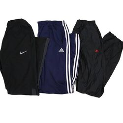 Pantalons de jogging Nike et adidas.