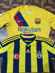 Authentische T-Shirts für Fußball