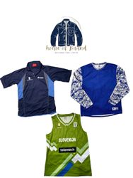 T-shirts de sport et de football à marques mélangé..