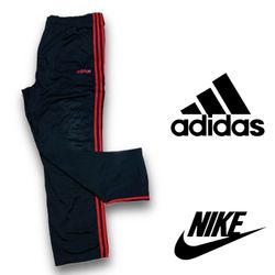 Pantaloni Nike e adidas