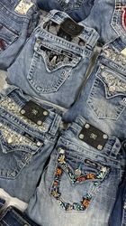 Jeans évasés Miss Me, True Religion et Rock Reviva..