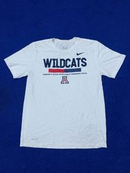 Nike T-Shirt – Classic Logo Tee | Soft & Stylish |..