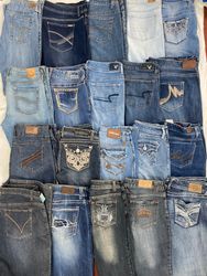 Vintage Y2K Flared Embroidered Jeans - 22 Pieces