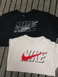 T-shirts Nike