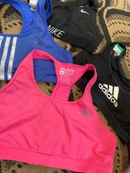 Nike/Adidas Sport-BHs - 21 Stück