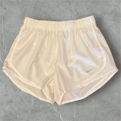 Shorts de sport Nike pour femmes