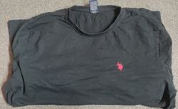 camisa polo com logotipo