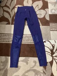 Alo Leggings