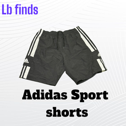 Shorts esportivos da Adidas e de outras marcas