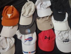 cappellino con marchio