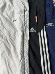 Pantaloni da jogging di marca Nike, adidas e altri..