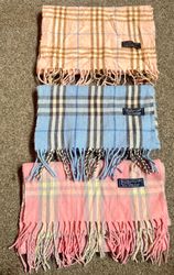 Écharpes Burberry Rose clair & Bleu clair