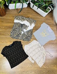 美しい女性のミックストップス