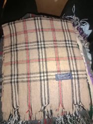 Burberry scarve