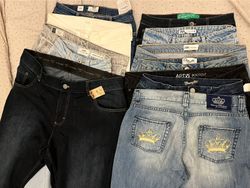 16 Branded Jeans