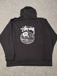 Stussy Rework Style Noir 8 Ball sweatshirts à capu..