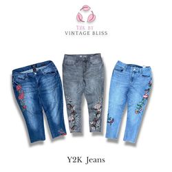 Jeans Flare Bordados com Logo Y2K – Streetwear Ret..