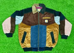 Revoir les vestes Carhartt style.