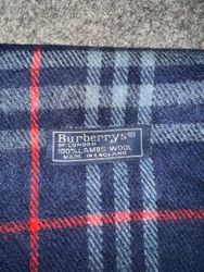 Elegantes bufandas de Burberry