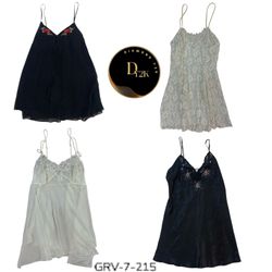 Robe de nuit noire et blanche – Style classique, c..