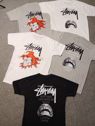 Stussy retravaille le style avec un mélange de t-s..
