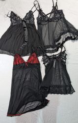 Schwarze romantische Lingerie