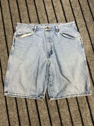 Shorts in jeans