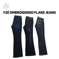 Jeans a zampa d'elefante ricamati Y2K
