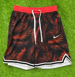 スポーツショーツ