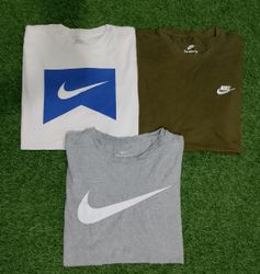 Nike T-shirts UN004