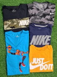 T-shirts Nike