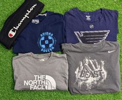 T-shirts de marque mélangés