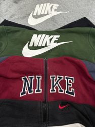 ナイキのフーディ