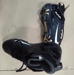 CR4673 VINTAGE NIKE BRAND FOOTBALL SHOES