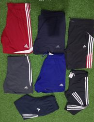 pantalones cortos de Adidas