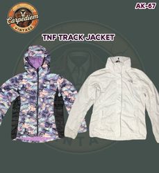 A jaqueta de trilha The North Face