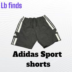 Nike und Adidas Sportshorts