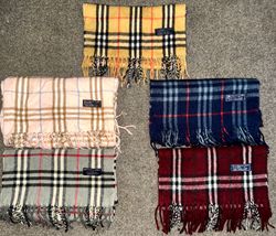 Cachecóis Burberry