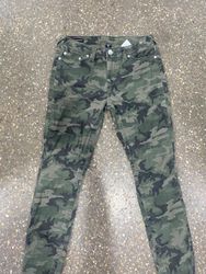 77 | Branded Jeans