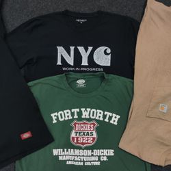 「CarharttとDickiesのTシャツ」
