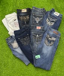 Y2K woman’s flared jeans