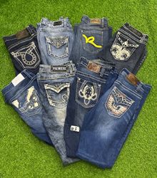 Y2K woman’s flared jeans