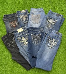 Y2K woman’s flared jeans