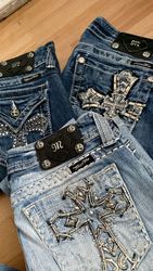 Miss Me Flare et Bootcut Jeans et Rock revival et ..