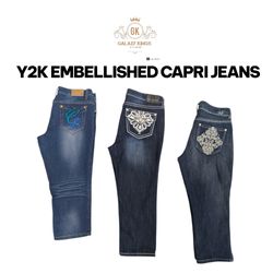 Y2K EMBELLISHED CAPRI JEANS