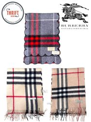 T1384 Burberry Lenços Dupla Etiqueta 100% autêntic..
