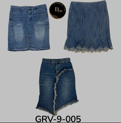 Classic Blue Denim Midi Skirt – Elegant & Effortle..
